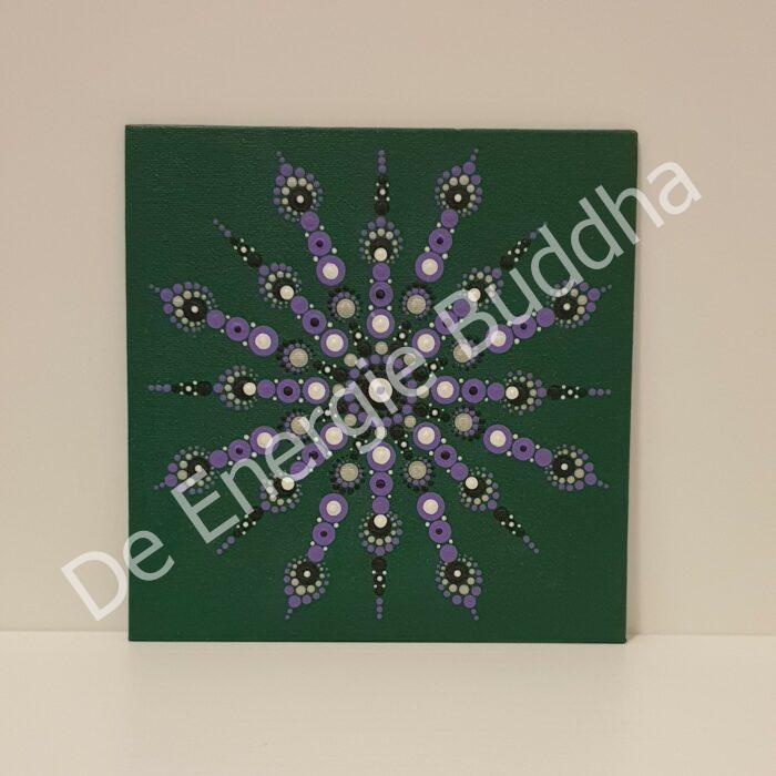 De Energie Buddha - mandala dot painting - eigen creatie - medium groen canvas met paarstinten
